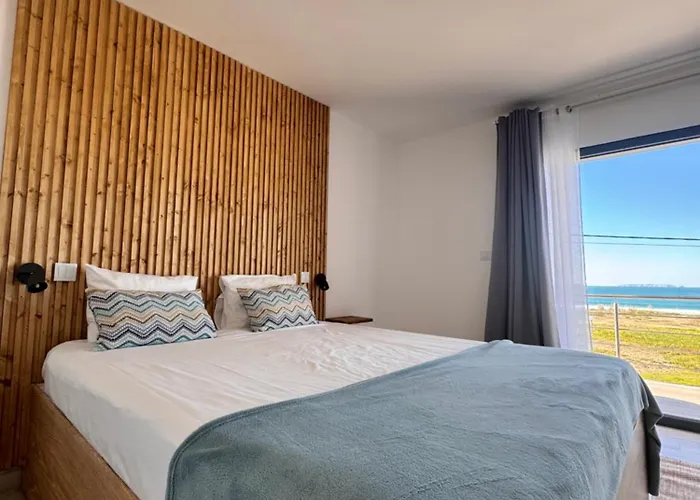 Surfhouse Albergue *